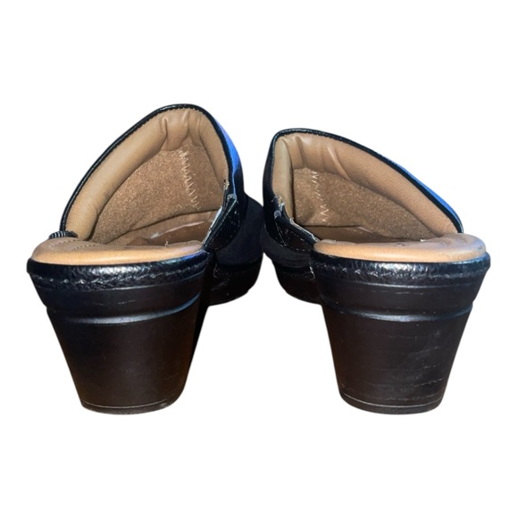 Thom McAn Slip On Clogs Black W/ Flower Accent  #40803 Leather Upper Women’s 8 W - Picture 6 of 12